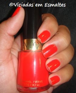 unhas e esmalte