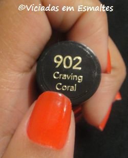 unhas e esmalte