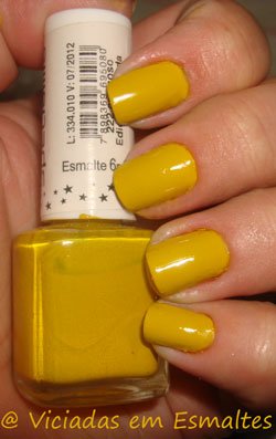 mostarda unhas e esmalte