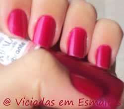 unhas e esmalte