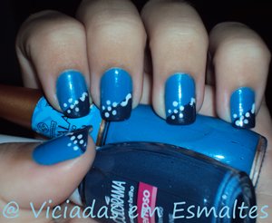unhas e esmaltes