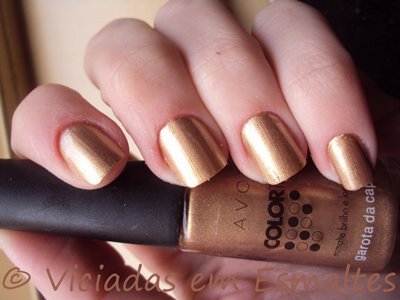 unhas e esmalte