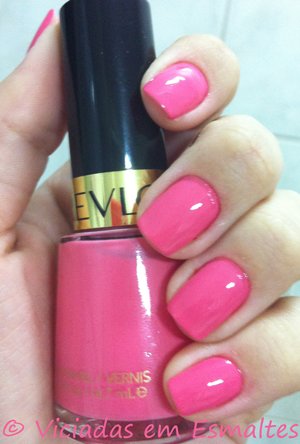 unhas e esmalte