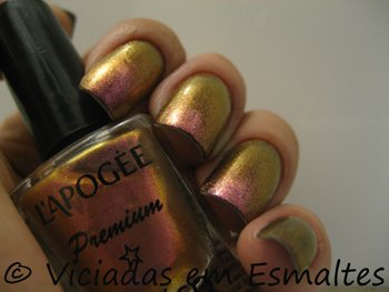 unhas e esmalte