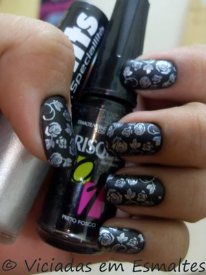 unhas e esmalte