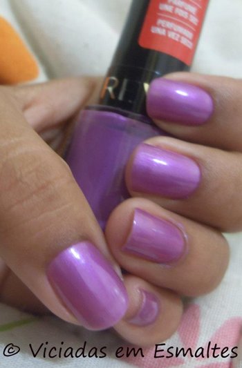 unhas e esmalte