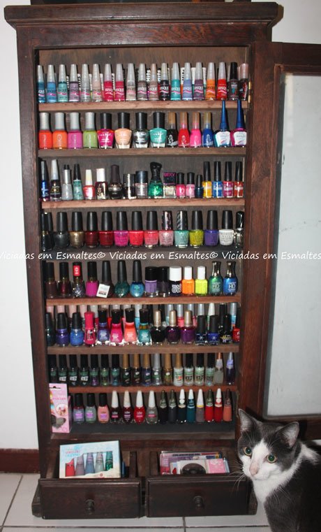 Armário de esmaltes