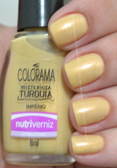 Unhas com esmalte Império Colorama Misteriosa Turquia