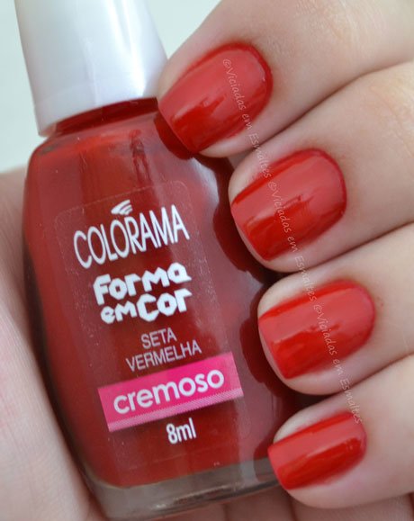 Unhas Com esmalte Seta Vermelha Colorama