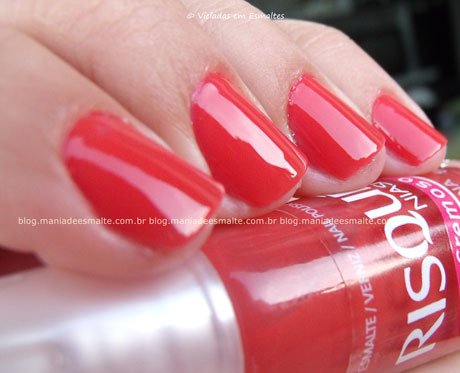 unhas com Esmalte pantalona Chic Risqué