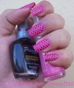 unhas e esmaltes
