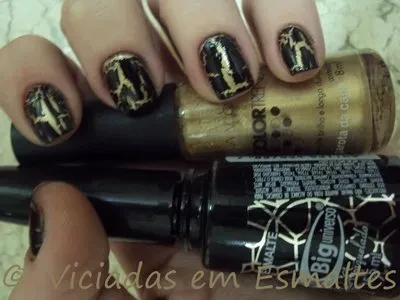 unhas e esmaltes