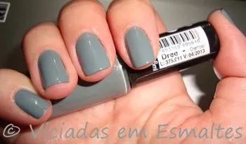 unhas e esmalte