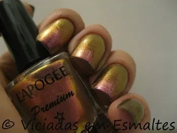 unhas e esmalte