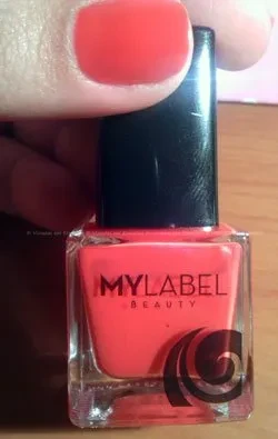 Unhas com esmalte rosa My Label 48
