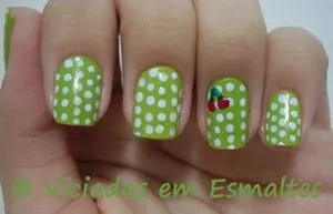 unhas e esmalte