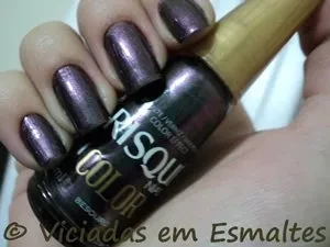 Esmalte Risqué Besouro nas unhas