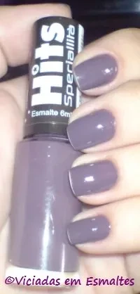 unhas e esmalte