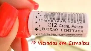 unhas e esmalte