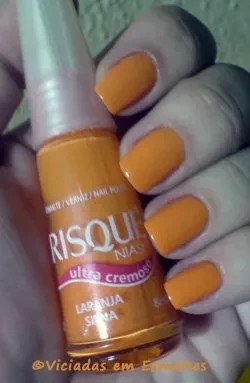 unhas e esmalte