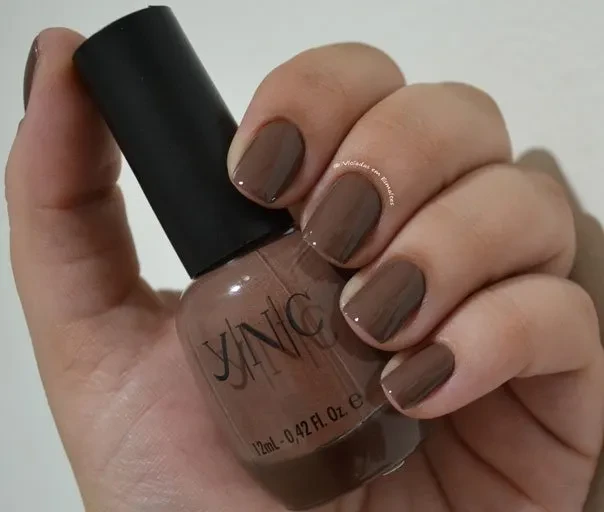 Unhas com Esmalte Yenzah Nail Color
