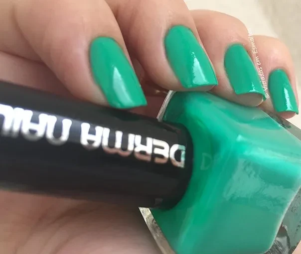 Swatch real de Derma Nail