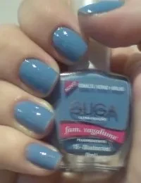 unhas e esmalte