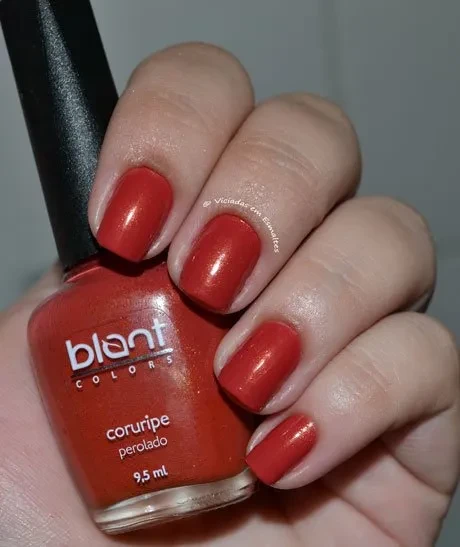 unhas com Esmalte Coruripe Blant Colors