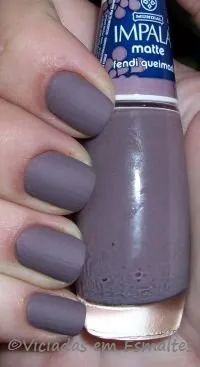 unhas e esmalte