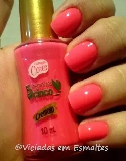 unhas e esmalte