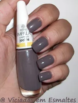 unhas e esmalte