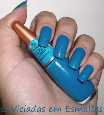 unhas e esmalte