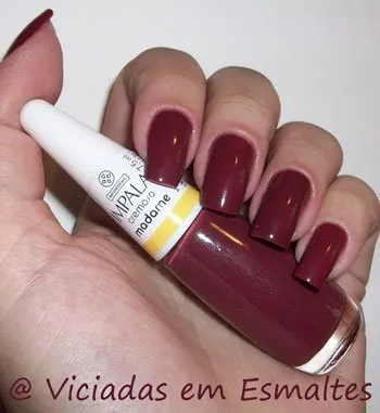 unhas e esmalte