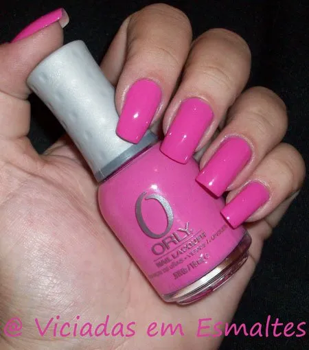 unhas e esmalte