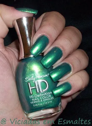 unhas e esmalte