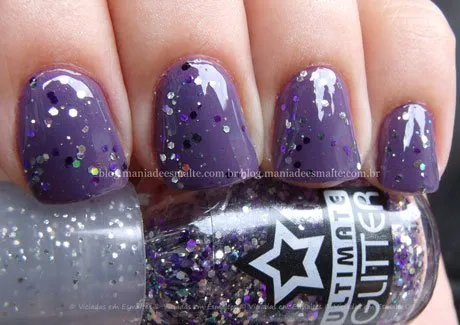 Unhas com glitter hexagonal