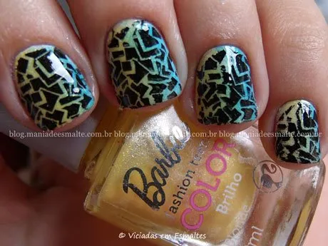 Unhas Decoradas com esponja e carimbo