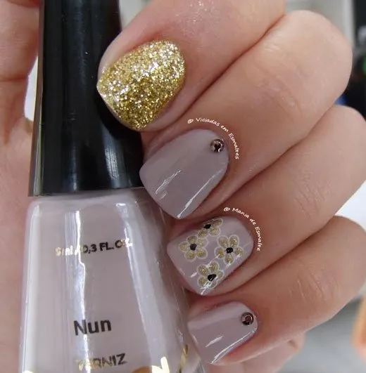 Unhas Decoradas com Carimbo Konad