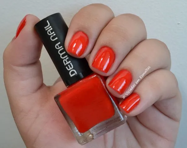 Unhas com Esmalte Fever Derma Nail 