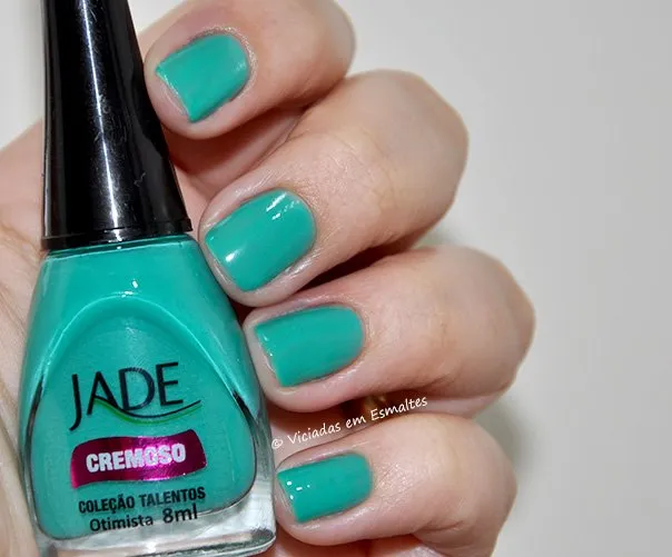 Unhas com Esmalte Jade Otimista
