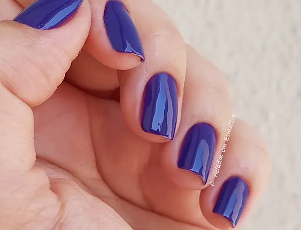 Unhas com Esmalte Anitta Sim ou Não