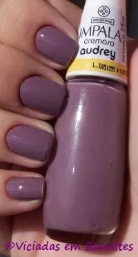 unhas e esmalte