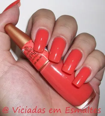 unhas e esmalte