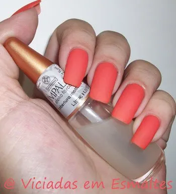 unhas e esmalte