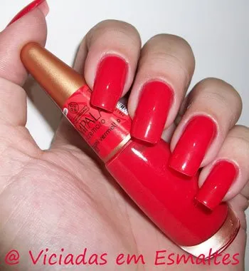 unhas e esmalte
