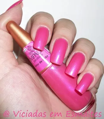 unhas e esmalte