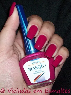 unhas e esmalte