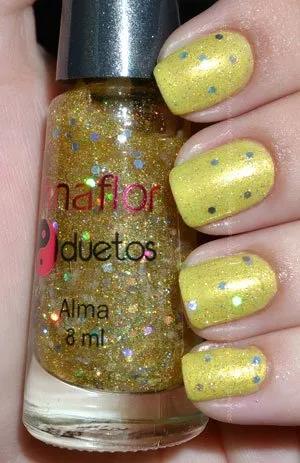 Unhas com Dueto FIna Flor Corpo & Alma