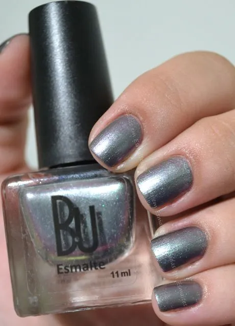 Unha com Esmalte Poseidon B.U