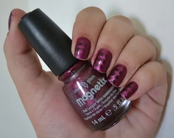 Unhas com Esmalte Magnético China Glaze